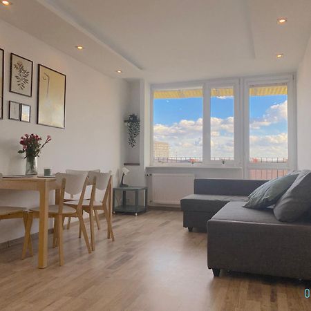 Wave Apartment With Amazing View- 2 Km To Baltic Sea Gdańsk Buitenkant foto